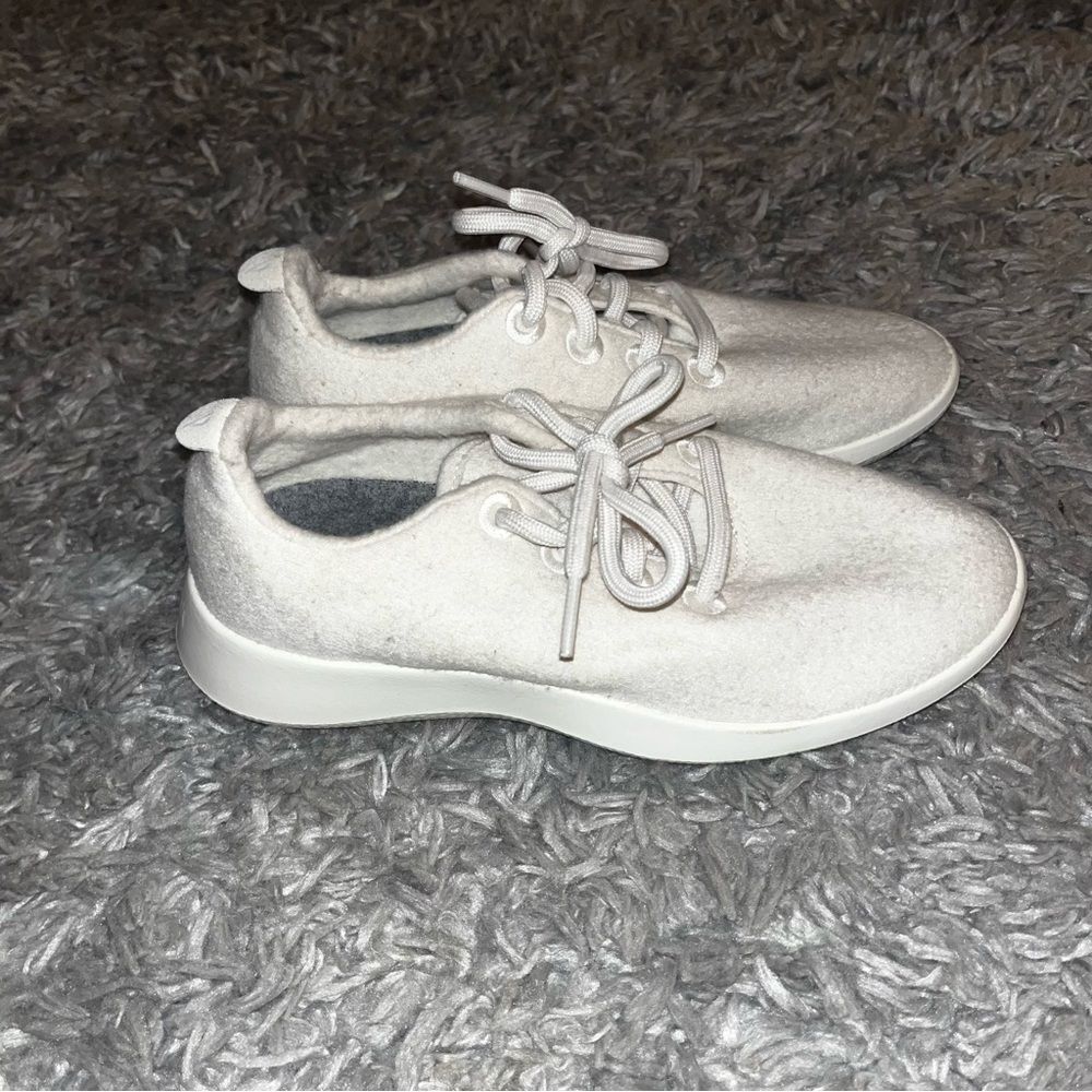 White allbirds sneakers size 6